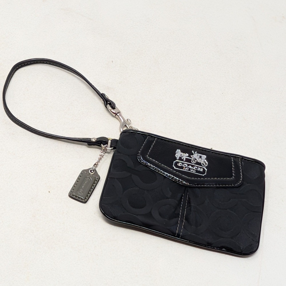 Coach Black Signature Jacquard Wristlet Patent Leather Trim Purple Lining Small